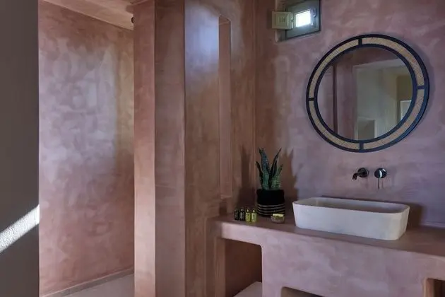 Honeymoon Suite with Heated Pool
