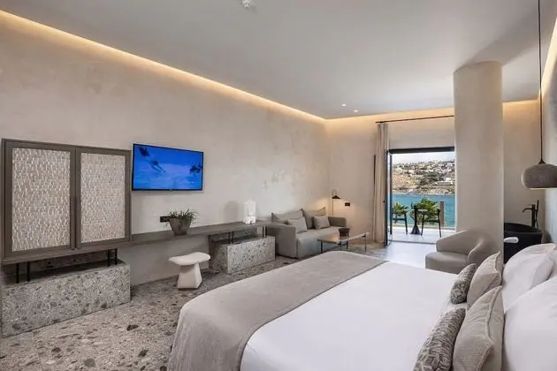Chronos Suite with Hot tub, Sea view
