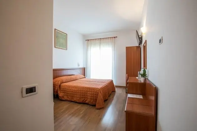Standard Tek Büyük veya İki Ayrı Yataklı Oda, Dağ Manzaralı