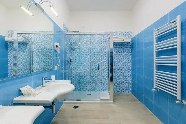 Standard Tek Büyük veya İki Ayrı Yataklı Oda, Deniz Manzaralı