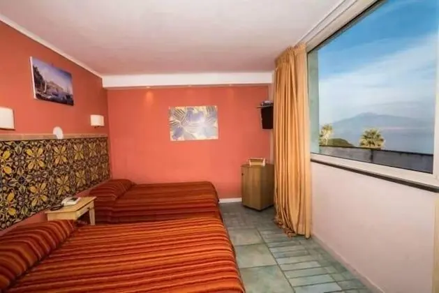 Superior Tek Büyük veya İki Ayrı Yataklı Oda, Balkon, Deniz Manzaralı