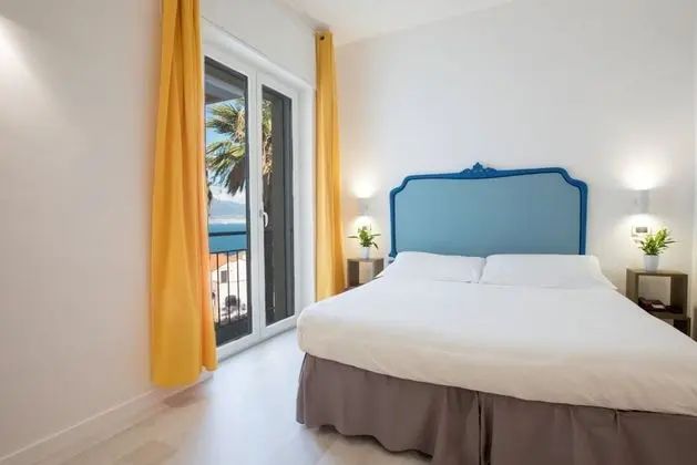 Superior Tek Büyük veya İki Ayrı Yataklı Oda, Balkon, Deniz Manzaralı