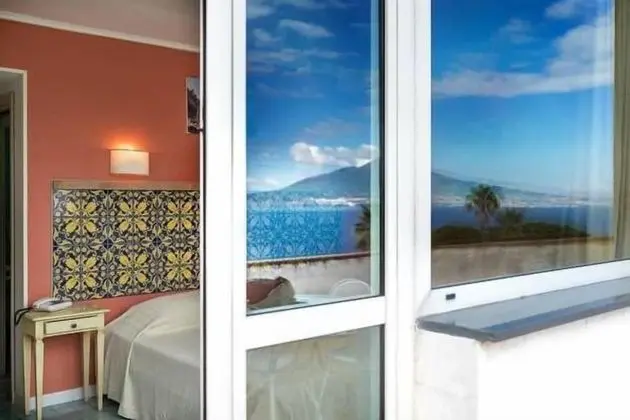 Superior Tek Büyük veya İki Ayrı Yataklı Oda, Balkon, Deniz Manzaralı