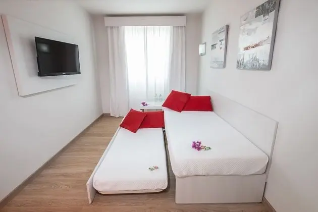 Junior Süit, 1 En Büyük (King) Boy Yatak ve Çekyat, Teras