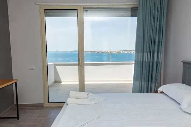 Tek Büyük Yataklı Oda, Balkon, Deniz Manzaralı