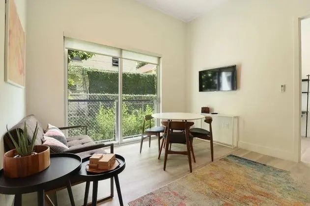 FRESH Private Master Bedroom & Bath - Little Havana Stunner Near Downtown & Brickell