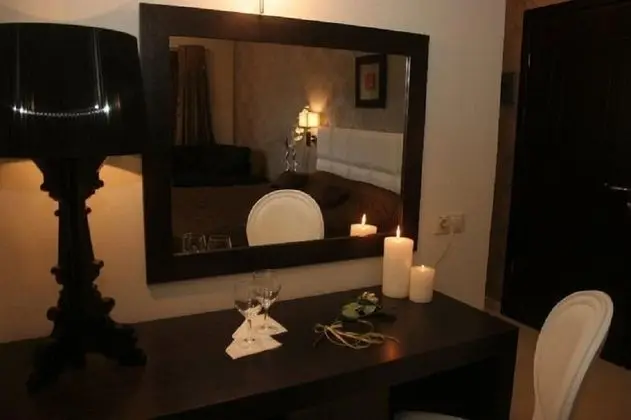 Superior Üç Kişilik Oda, Balkon, Kısmi Deniz Manzaralı