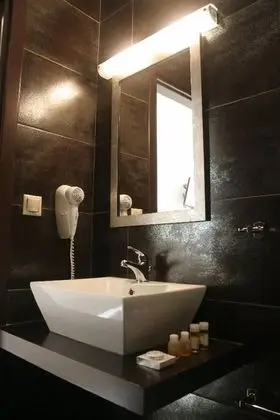 Superior Üç Kişilik Oda, Balkon, Kısmi Deniz Manzaralı