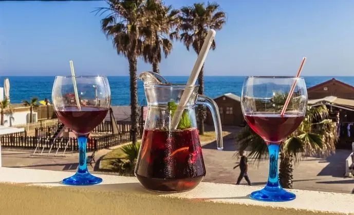 Superior Tek Büyük Yataklı Oda, Balkon, Deniz Manzaralı (or Lagoon View)