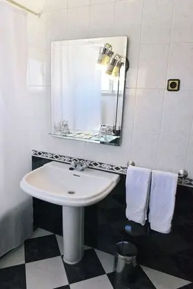Basic Tek Büyük Yataklı Oda