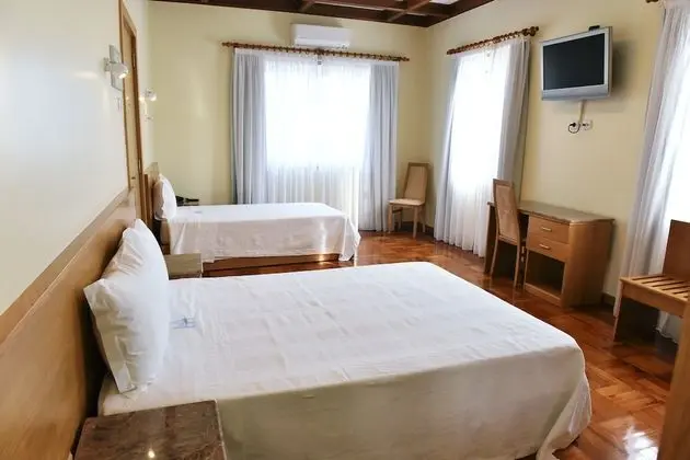 Üç Kişilik Oda