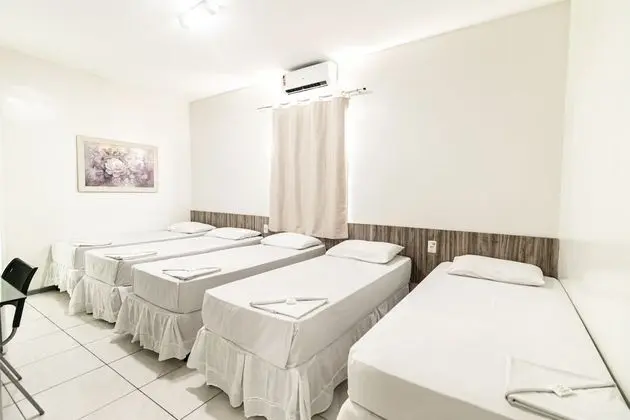 Quarto Quíntuplo Família (1 Cama de Casal + 3 de Solteiro OU 5 Cama de Solteiro)