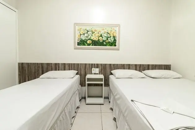 Quarto Triplo MOB - Acessível para Hóspedes com Mobilidade Condicionada (1 Cama de casal + 1 Cama de