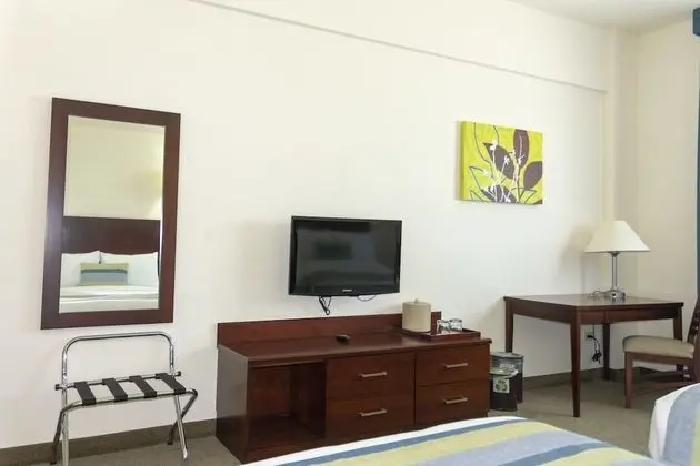 Habitación Estándar, 2 camas dobles - No Fumadores