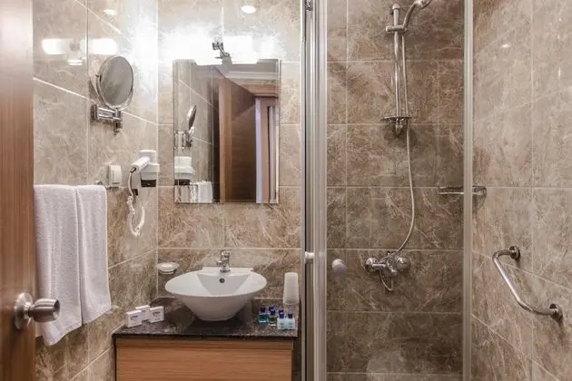 Standard Tek Büyük veya İki Ayrı Yataklı Oda
