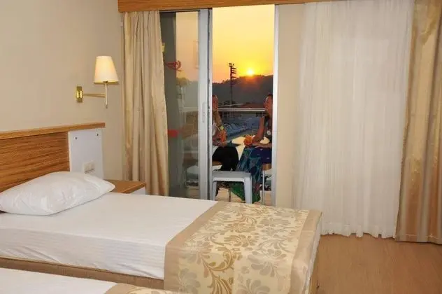 https://imagessl.etstur.com/files/images/hotelImages/TR/50454/l/Aes-Club-Hotel--50-.jpg