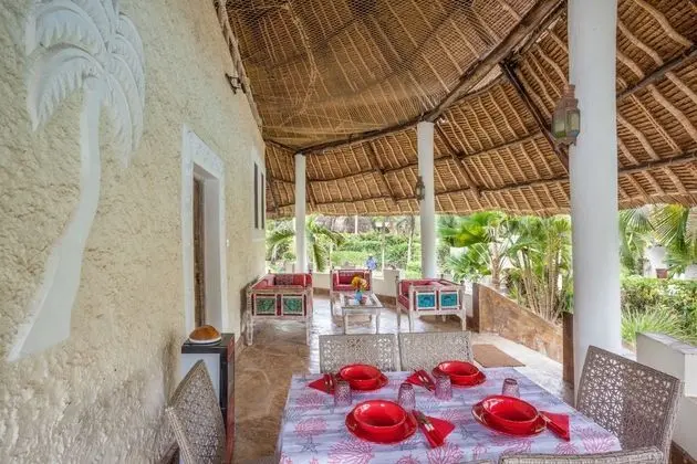 Villa (Red Coral)