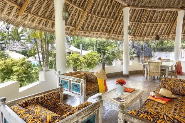 Villa (Red Coral)