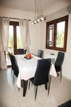Family Villa, 4 Yatak Odası, Kısmi Deniz Manzarası, Denize Bakan