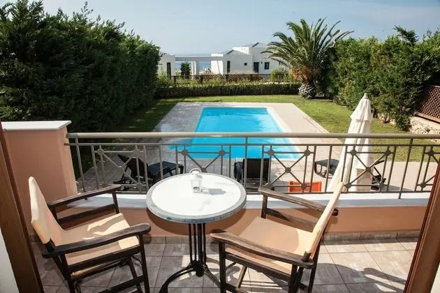 Family Villa, 4 Yatak Odası, Kısmi Deniz Manzarası, Denize Bakan