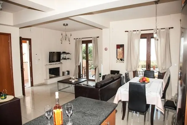 Family Villa, 4 Yatak Odası, Kısmi Deniz Manzarası, Denize Bakan