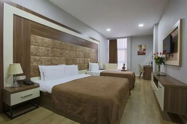 Standard Üç Kişilik Oda, 1 Yatak Odası, Sigara İçilebilir, Şehir Manzaralı