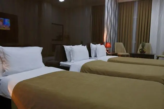 Standard Üç Kişilik Oda, 1 Yatak Odası, Sigara İçilebilir, Şehir Manzaralı