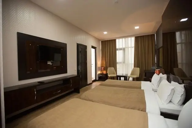 Standard Üç Kişilik Oda, 1 Yatak Odası, Sigara İçilebilir, Şehir Manzaralı
