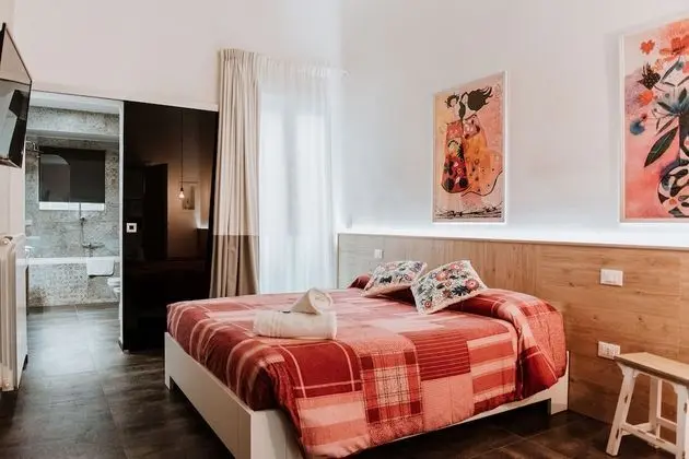 Design Üç Kişilik Oda, 1 Büyük (Queen) Boy Yatak, Balkon