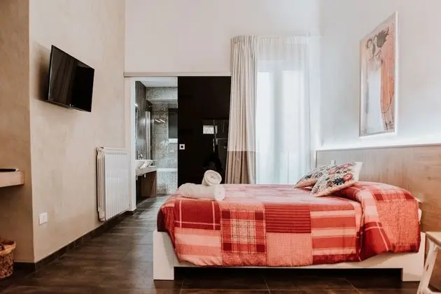 Design Üç Kişilik Oda, 1 Büyük (Queen) Boy Yatak, Balkon