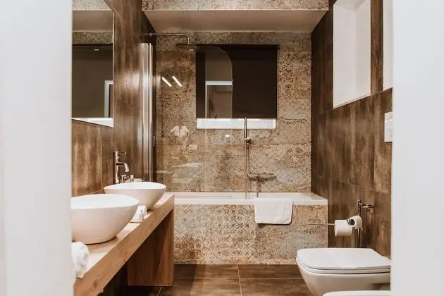 Design Üç Kişilik Oda, 1 Büyük (Queen) Boy Yatak, Balkon