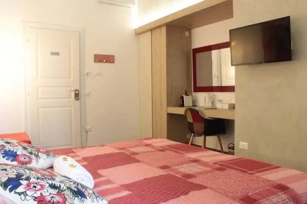 Design Üç Kişilik Oda, 1 Büyük (Queen) Boy Yatak, Balkon