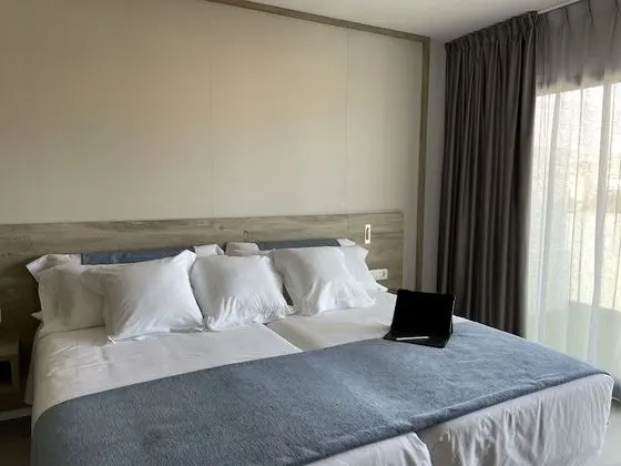 Tek Büyük Yataklı Oda, Balkon