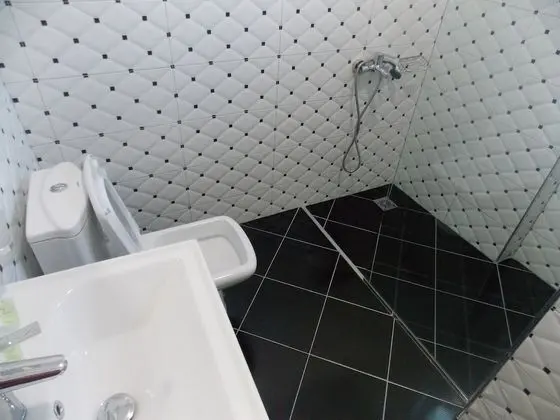 Üç Kişilik Oda, Balkon