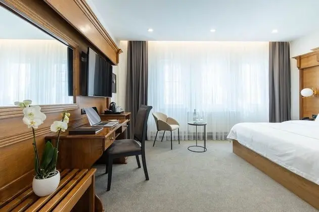 Deluxe Tek Büyük Yataklı Oda, Bahçe Manzaralı