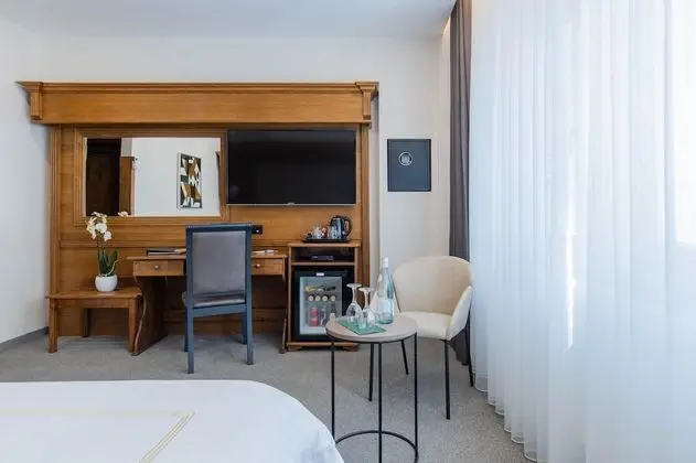 Deluxe Tek Büyük Yataklı Oda, Bahçe Manzaralı