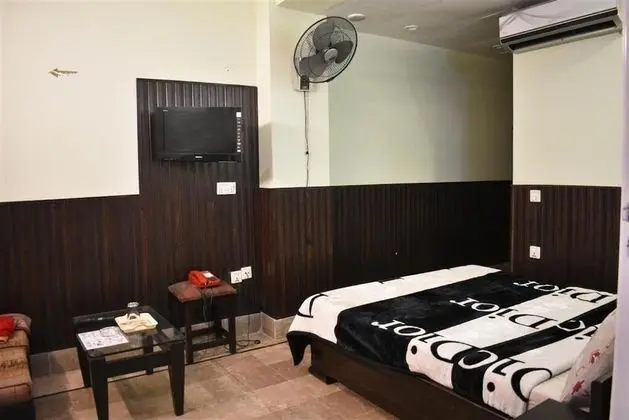 Standard Tek Büyük Yataklı Oda