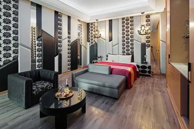 Luxury Tek Büyük Yataklı Oda, 1 En Büyük (King) Boy Yatak, Veranda (21:00 check in)