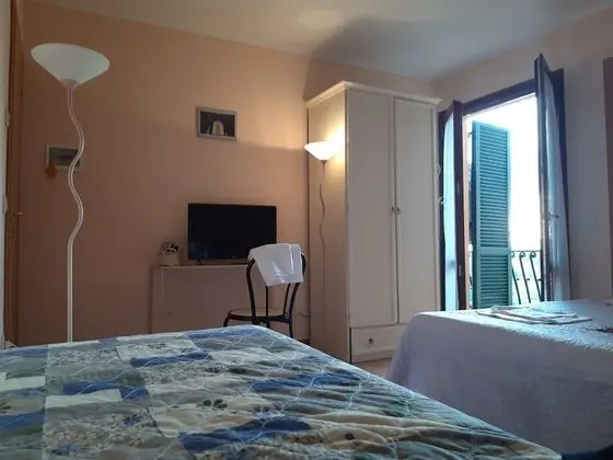 Üç Kişilik Oda, Balkon, Tepe Manzaralı