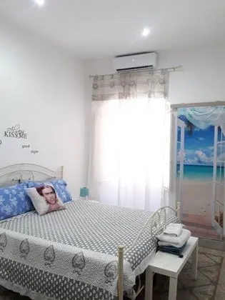 Basic Tek Büyük Yataklı Oda