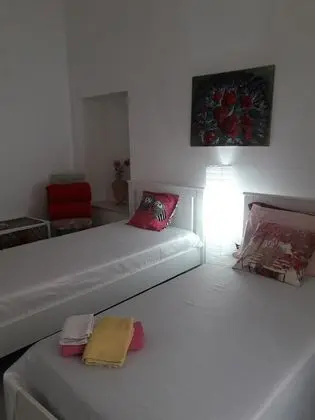 Tek Büyük veya İki Ayrı Yataklı Oda (Private External Bathroom)