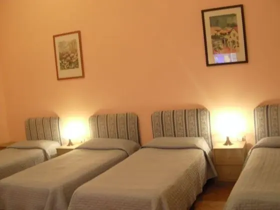 Dört Kişilik Oda, Ortak Banyo
