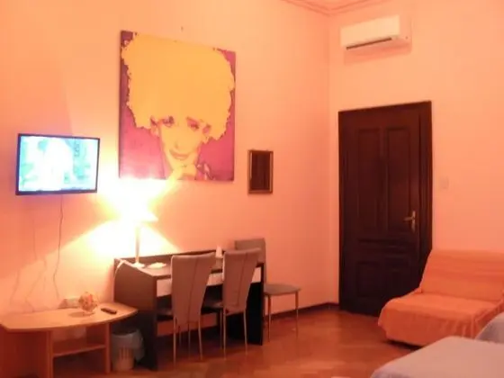 Dört Kişilik Oda, Ortak Banyo