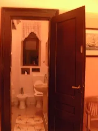 Tek Kişilik Oda, Ortak Banyo
