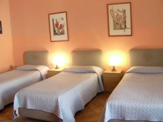 Üç Kişilik Oda, Ortak Banyo