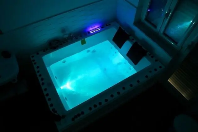 Deluxe Tek Büyük Yataklı Oda, Küvet