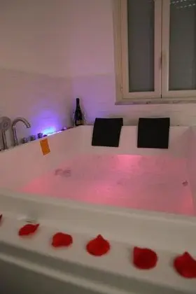 Deluxe Tek Büyük Yataklı Oda, Küvet