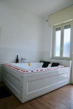 Deluxe Tek Büyük Yataklı Oda, Küvet