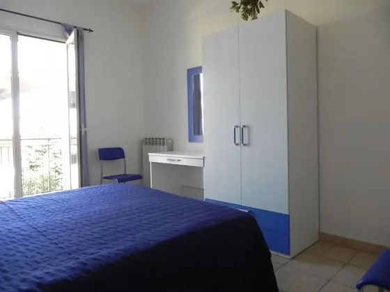 Basic Tek Büyük veya İki Ayrı Yataklı Oda