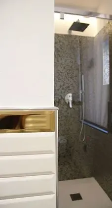 Standard Tek Büyük Yataklı Oda (Grigia)